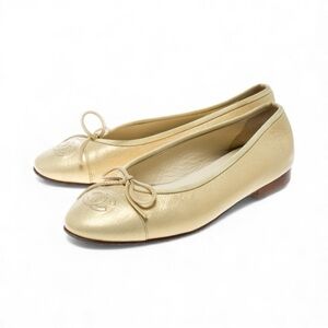 CHANEL Gold Leather Bow Ballet Flats
